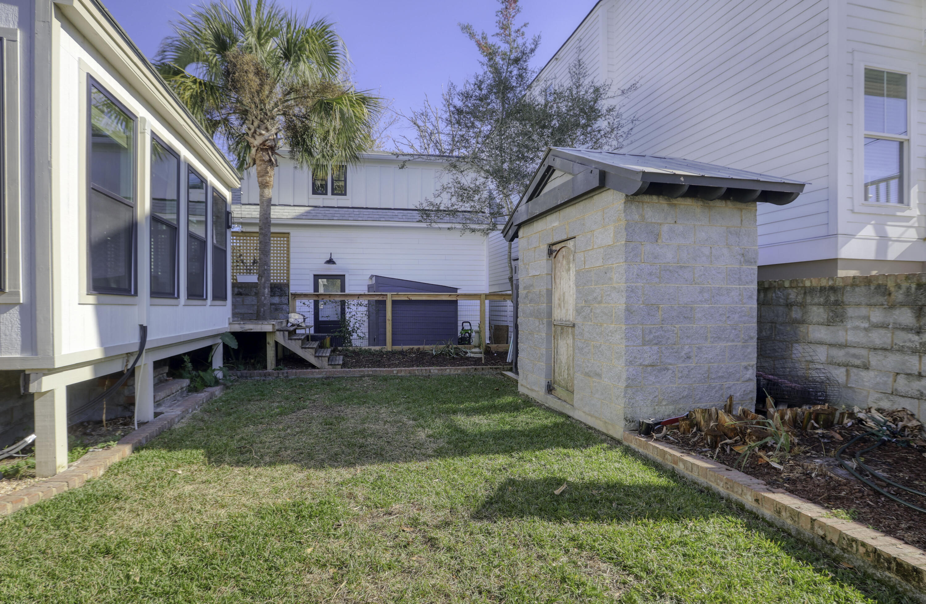 127 Simons Street Charleston, SC 29403 - Photo 5 of 41 Exterior