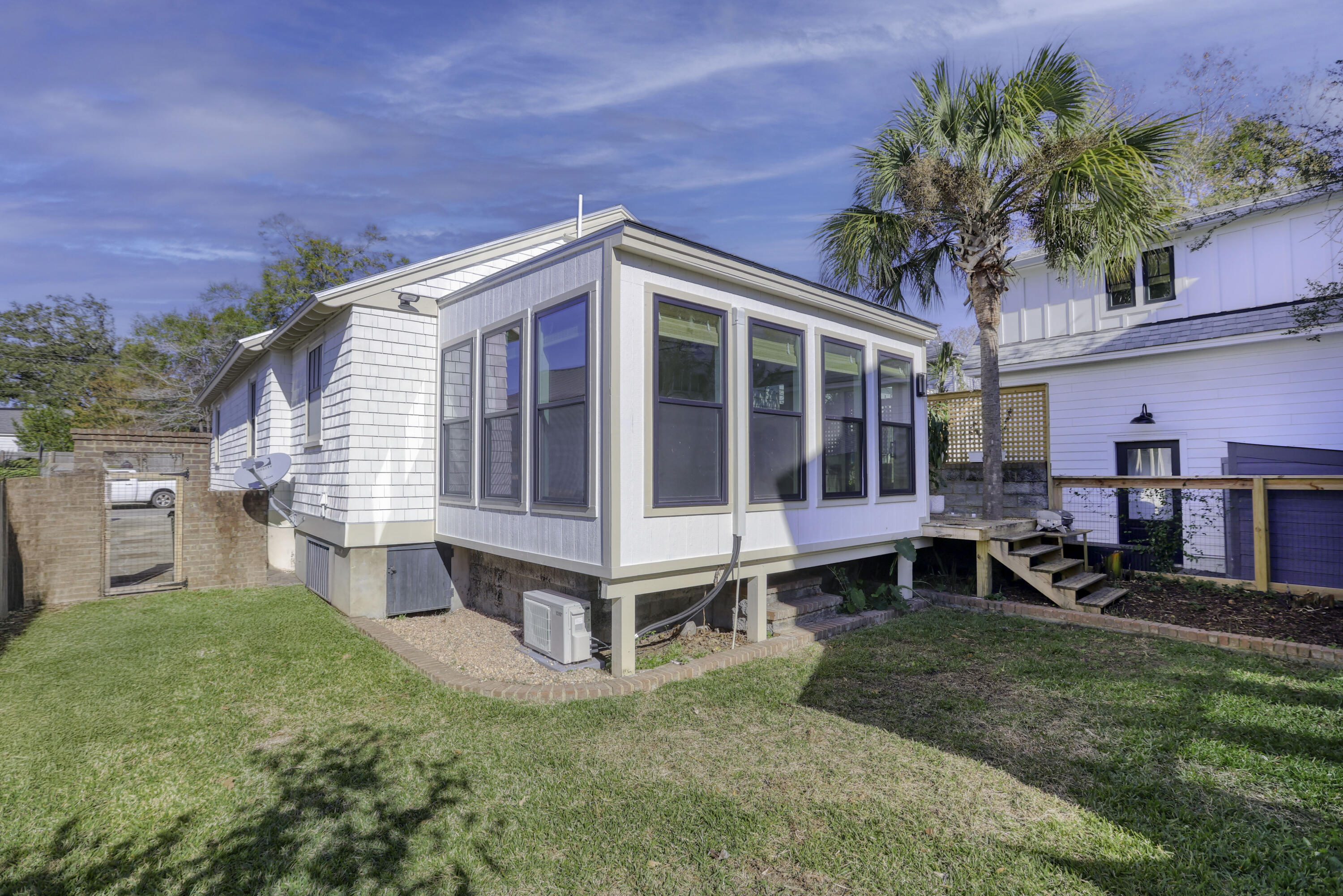 127 Simons Street Charleston, SC 29403 - Photo 7 of 41 Exterior
