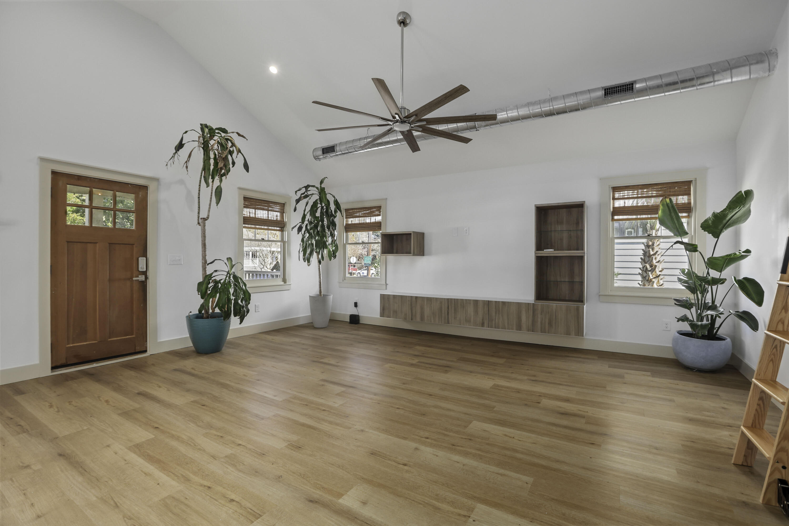 127 Simons Street Charleston, SC 29403 - Photo 9 of 41 Interior