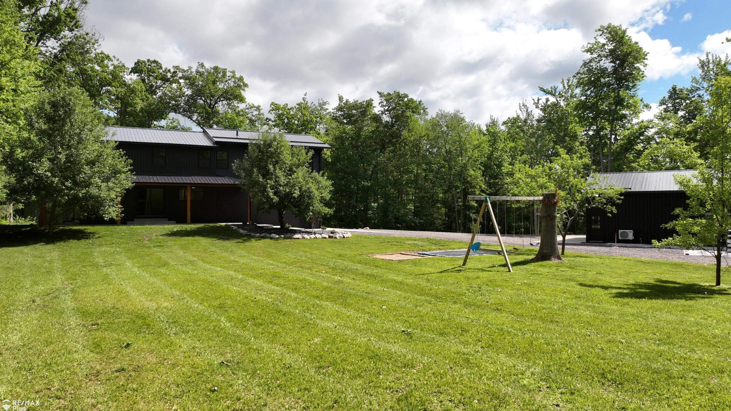 381 Miller Lake Road Columbiaville, MI 48421 - Photo 10 of 95