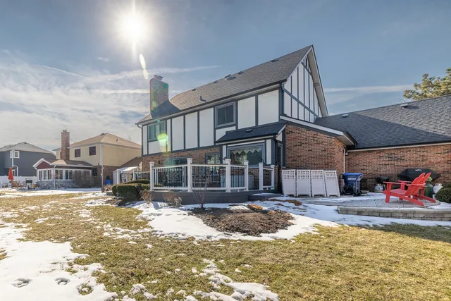 $650,000 | 4525 Arbor View Drive, Lisle, IL 60532