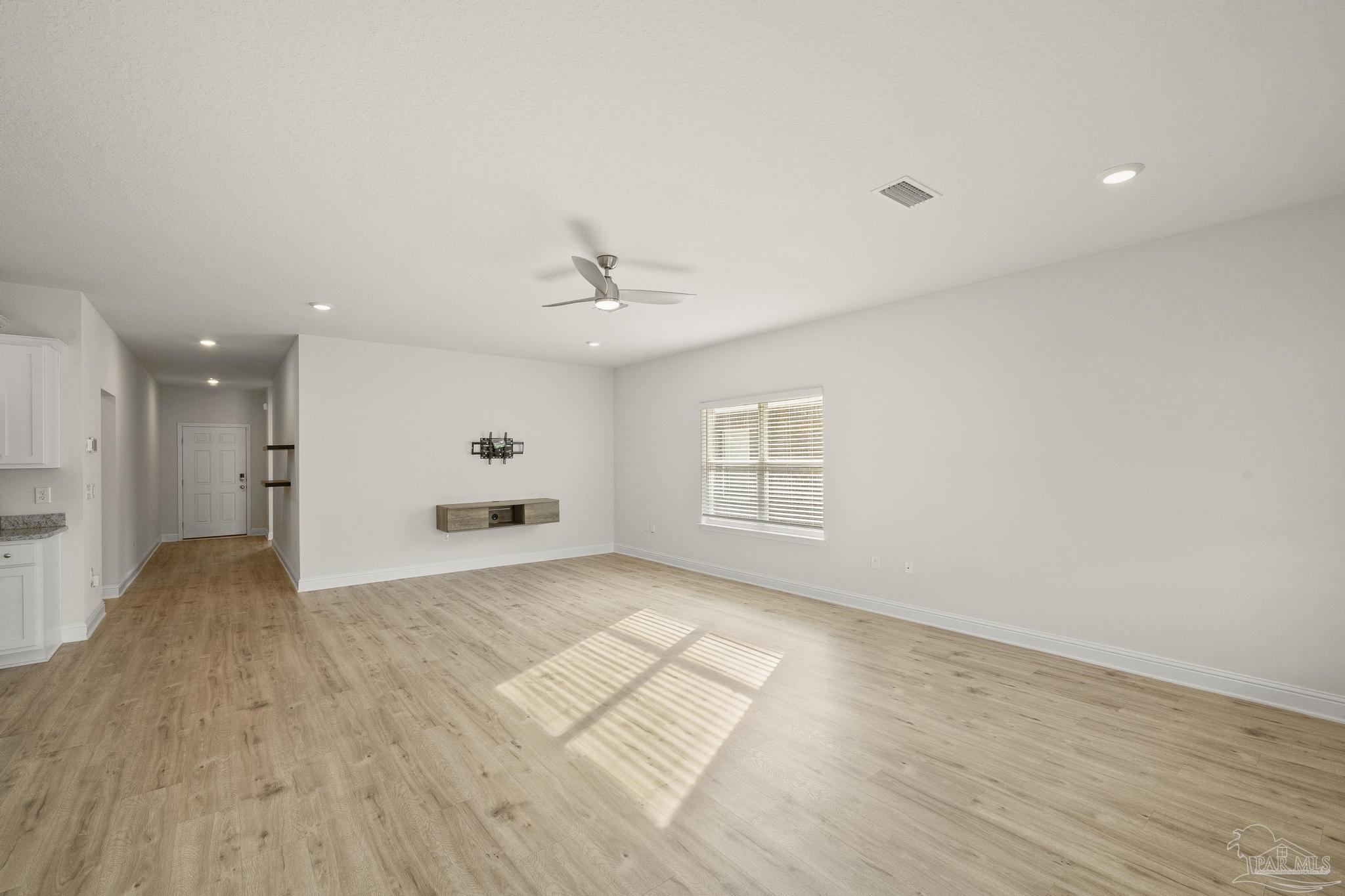 7769 Burnside Loop Pensacola, FL 32526 - Photo 5 of 43