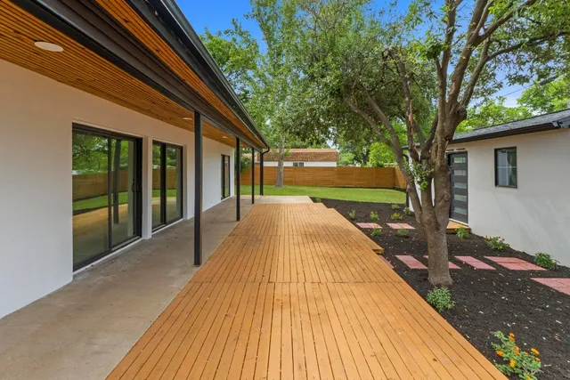 $750,000 | 1305 Ridgehaven Drive, Austin, TX 78723