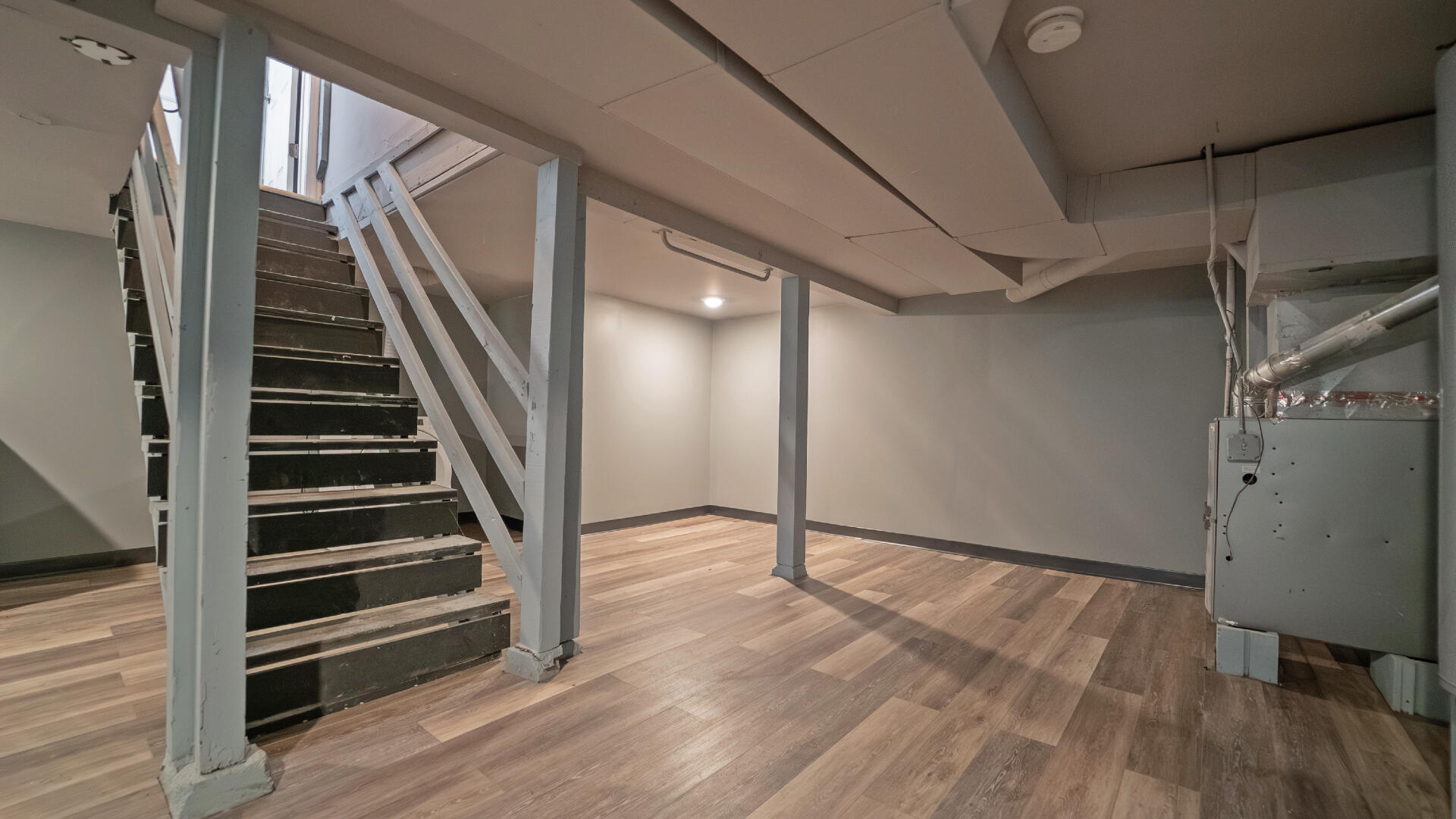 855 Fayette Street Gary, IN 46403 - Photo 19 of 25 a view of an entryway