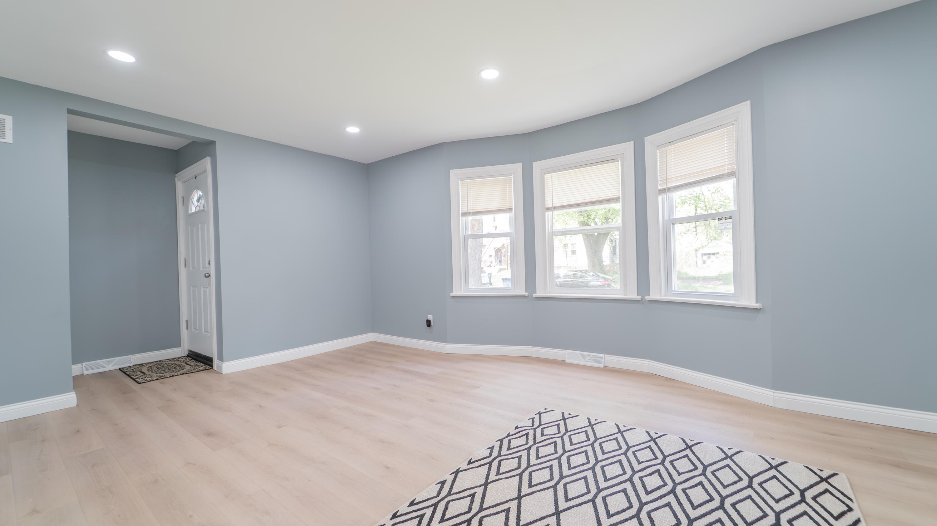 855 Fayette Street Gary, IN 46403 - Photo 3 of 25 a big room with windows and closet