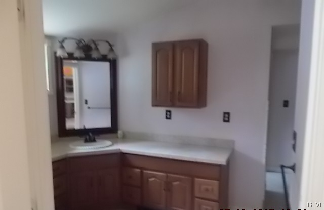 33 Allegheny Road Mount Bethel, PA 18343 - Photo 4 of 10 Gallery Image 4