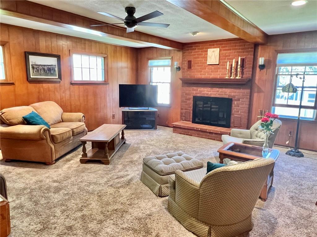 3913 South Spring Street Independence, MO 64055 - Photo 7 of 22 Gallery Image 7