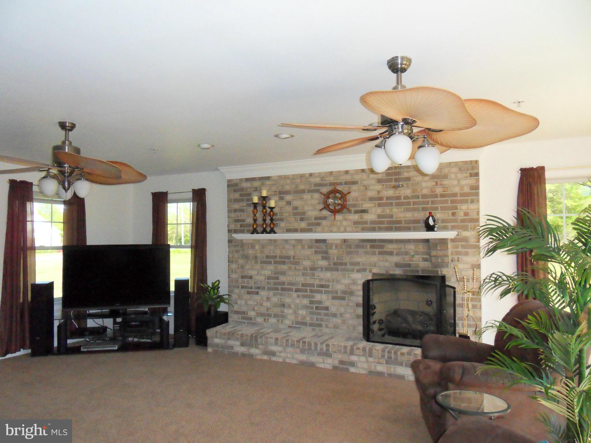 8560 Gunston Road Welcome, MD 20693 - Photo 3 of 30 Family Room