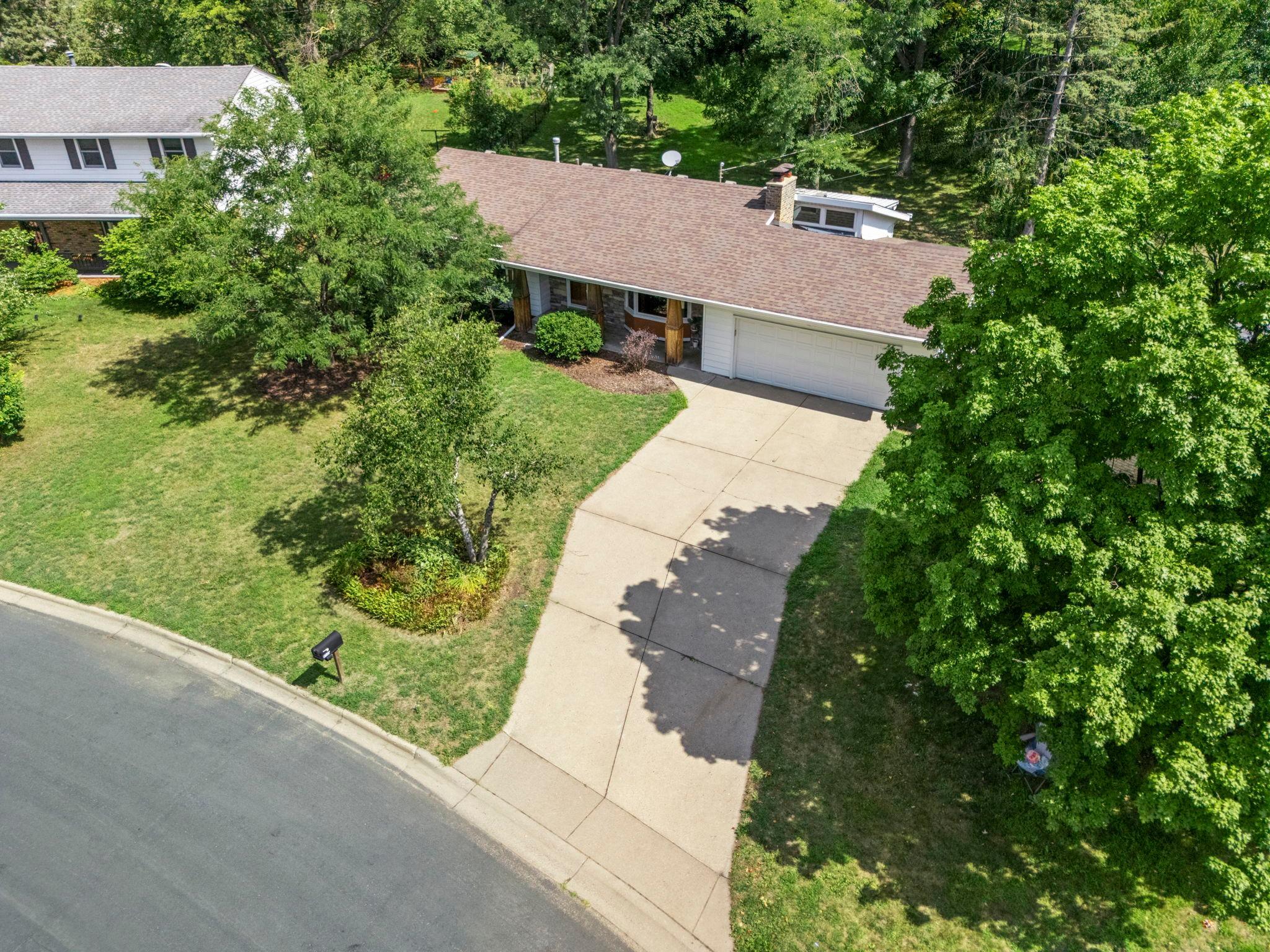 9725 Queen Road Bloomington, MN 55431 - Photo 26 of 27 Gallery Image 26