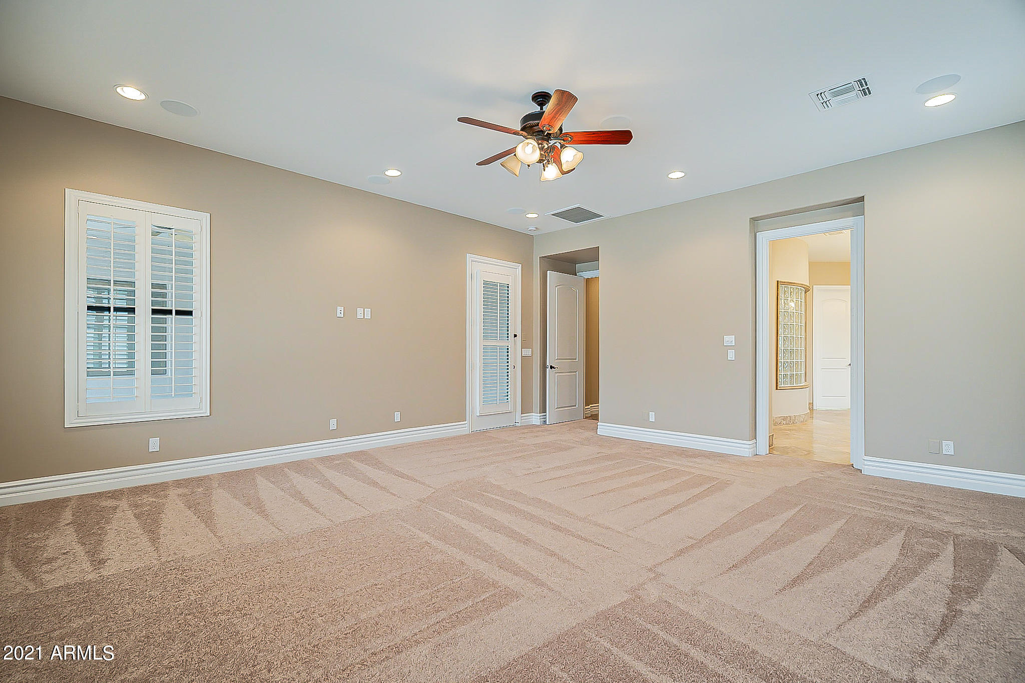 2789 East Ridgewood Lane Gilbert, AZ 85298 - Photo 47 of 60 a view of an empty room with a window