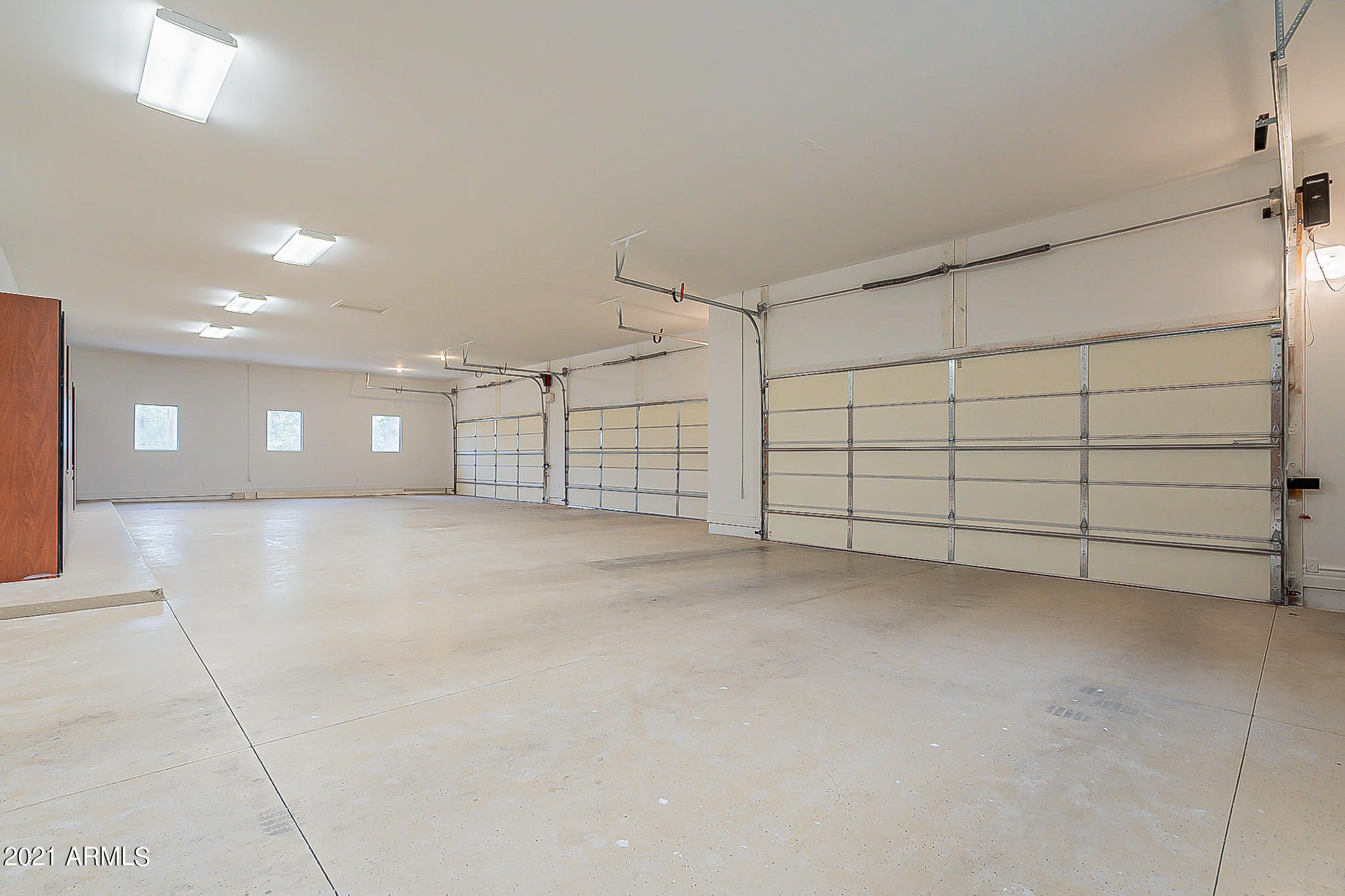 2789 East Ridgewood Lane Gilbert, AZ 85298 - Photo 59 of 60 a view of a garage