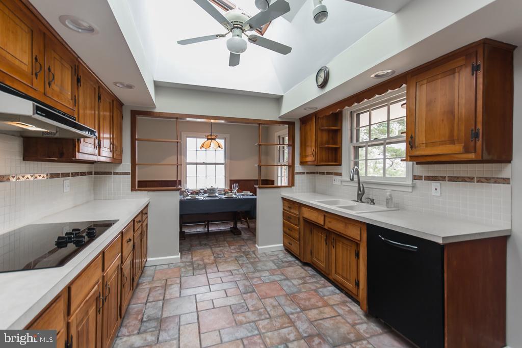 8924 Satyr Hill Road Baltimore, MD 21234 - Photo 10 of 38 Spacious kitchen with skylight for extra light
