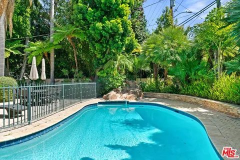 $7,995,000 | 521 North Rexford Drive, Beverly Hills, CA 90210