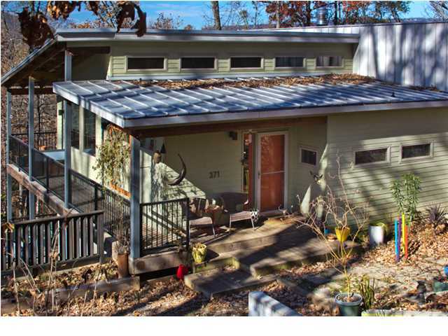 371 Whitehall Road Chattanooga, TN 37405 - Photo 1 of 26 Primary Photo