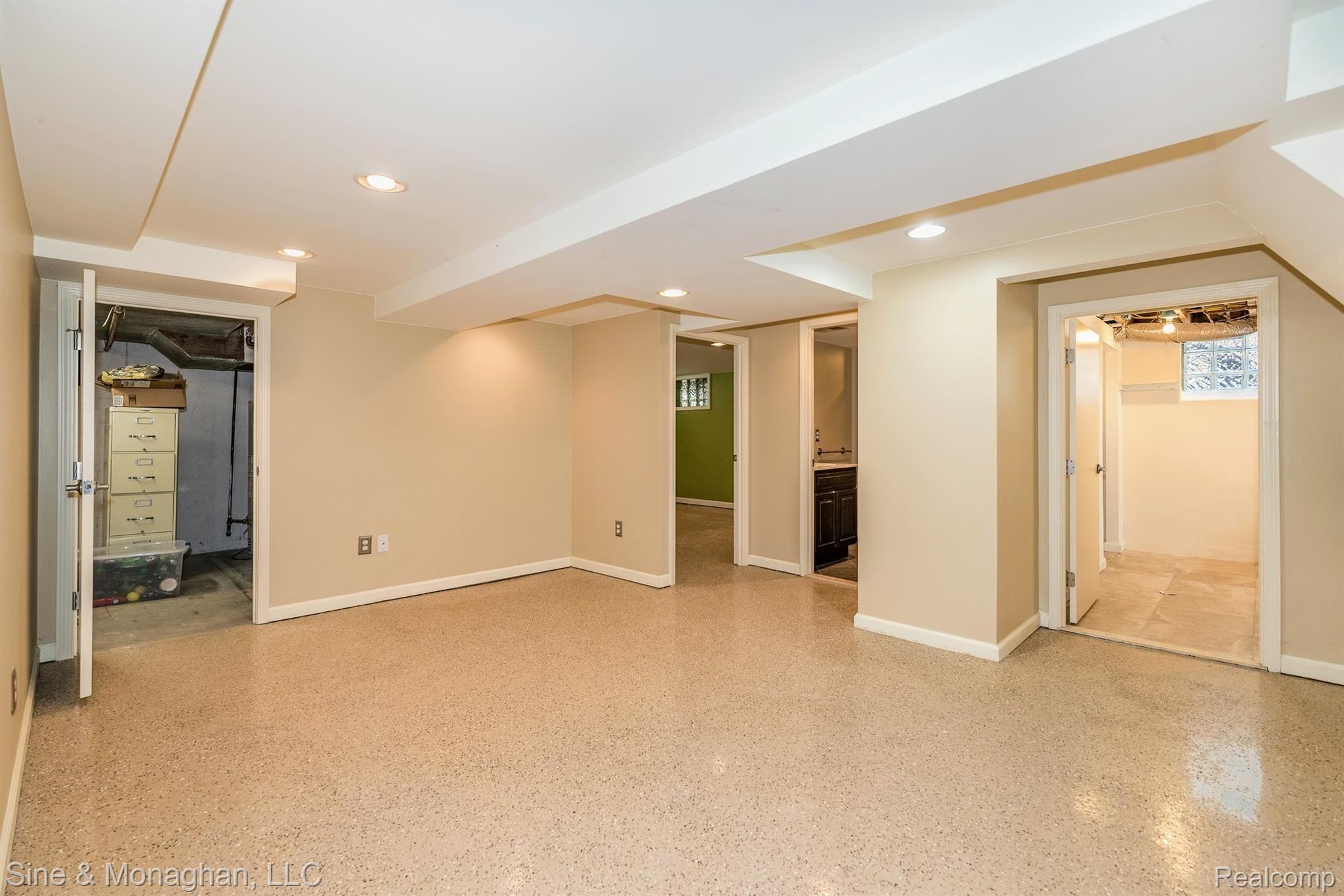 220 Fisher Road Grosse Pointe, MI 48230 - Photo 27 of 39 DSC_1143.jpg