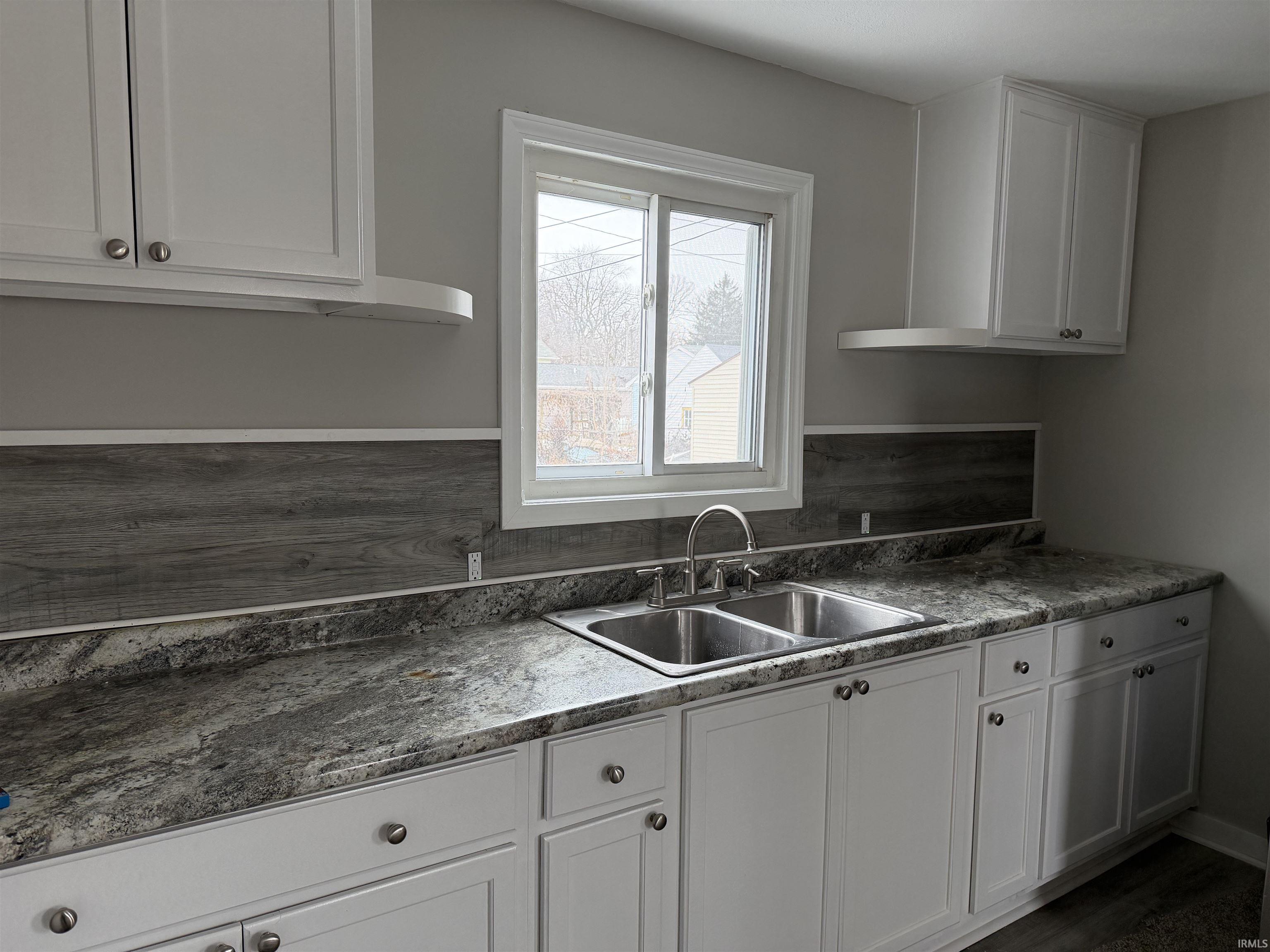 511 East Pettit Avenue Fort Wayne, IN 46806 - Photo 3 of 10