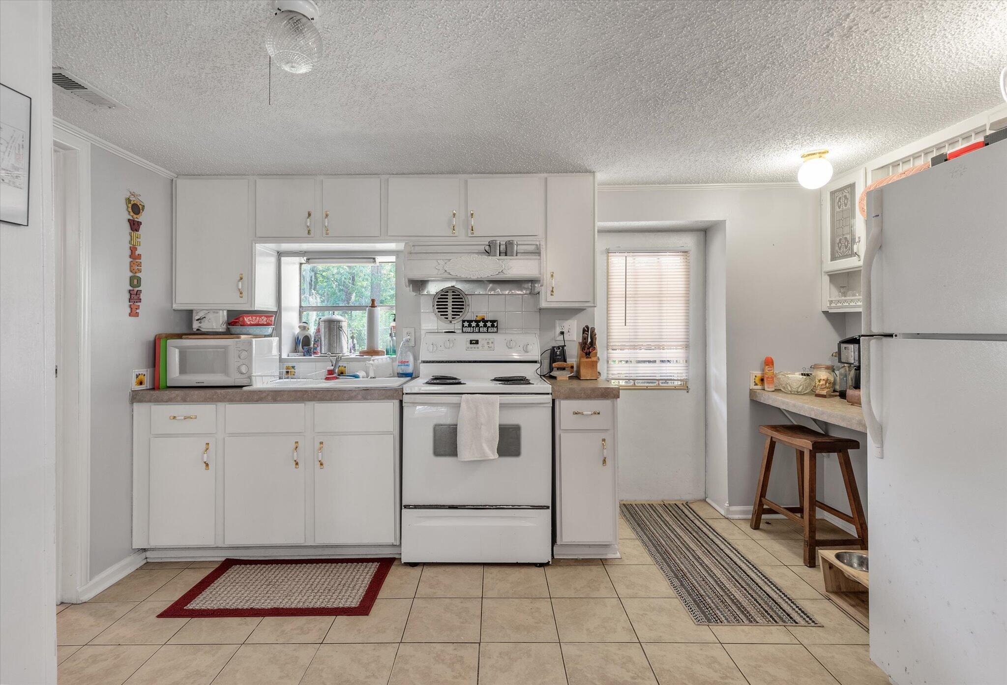 06-1585 Kenwood-3
