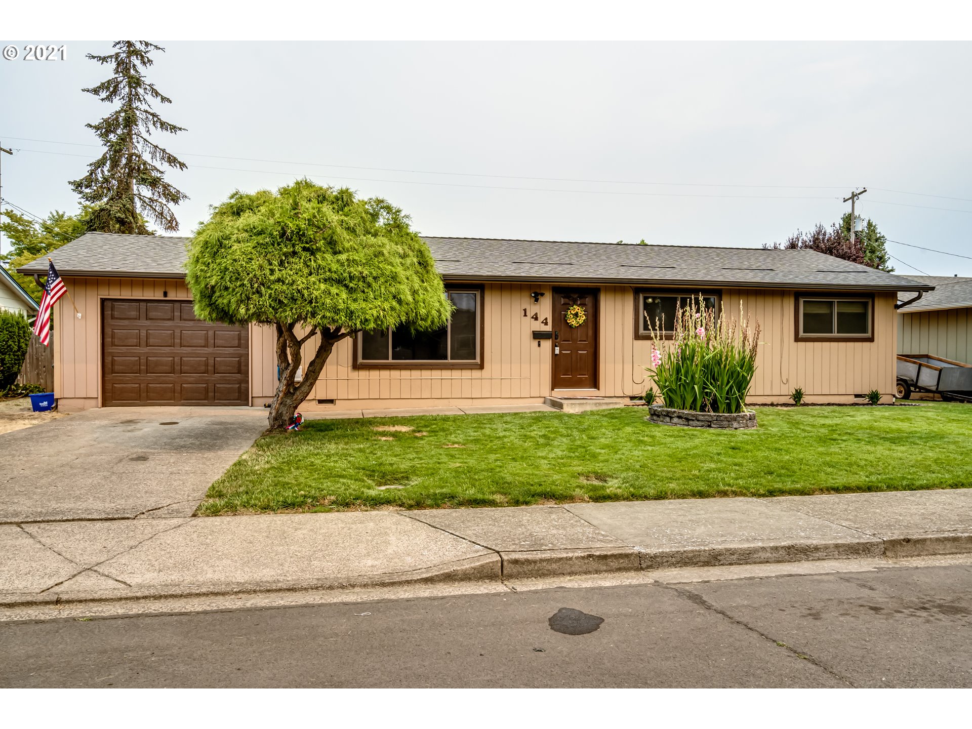 144 V Street Springfield, OR 97477 - Photo 1 of 26