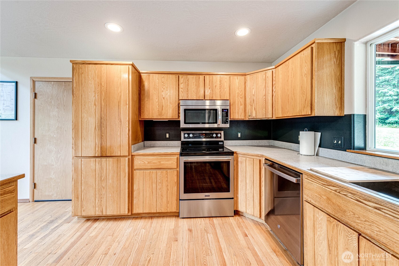 218 Frederickson Road Port Angeles, WA 98363 - Photo 12 of 40 Gallery Image 12