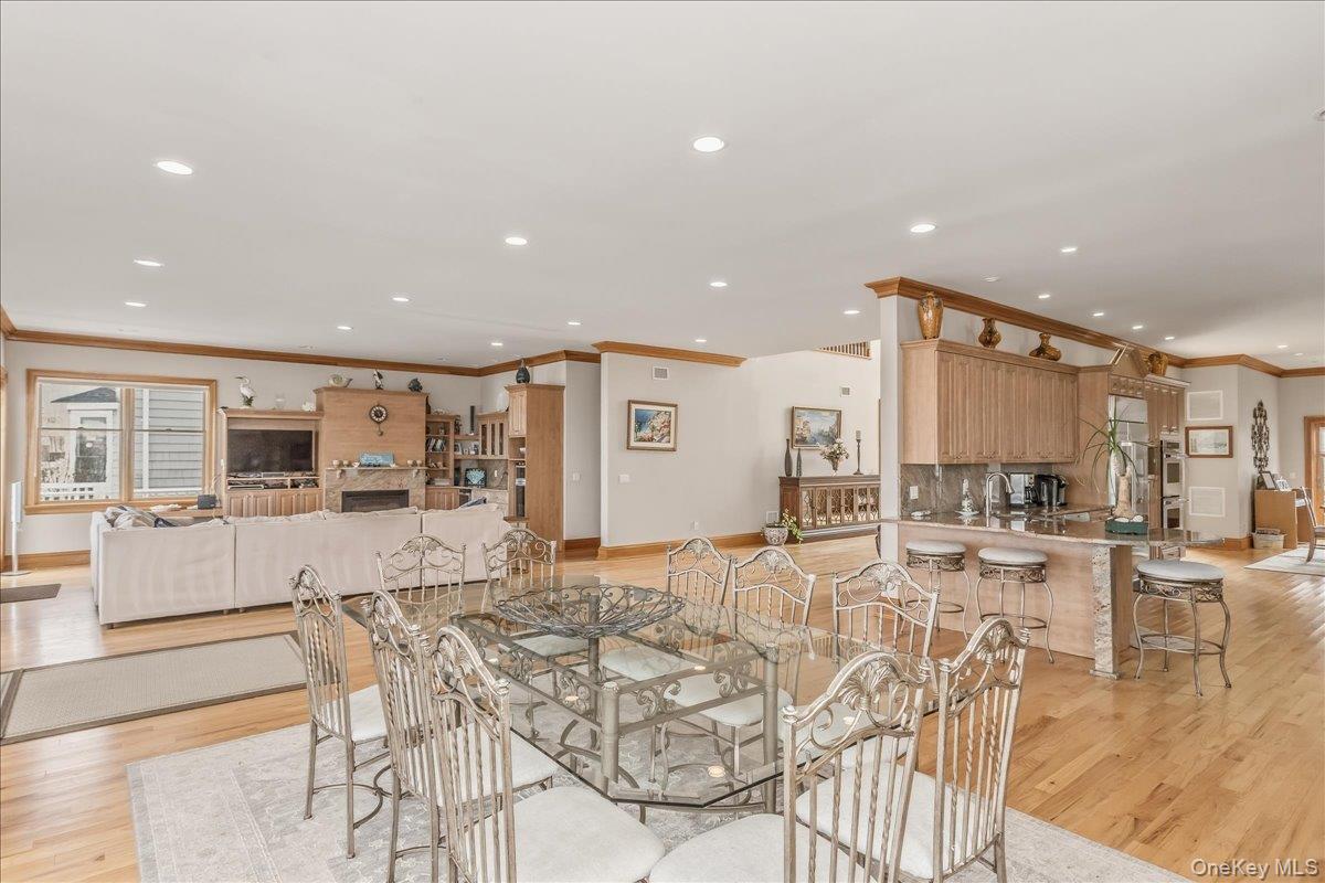 672 Dune Road Westhampton Beach, NY 11978 - Photo 11 of 38