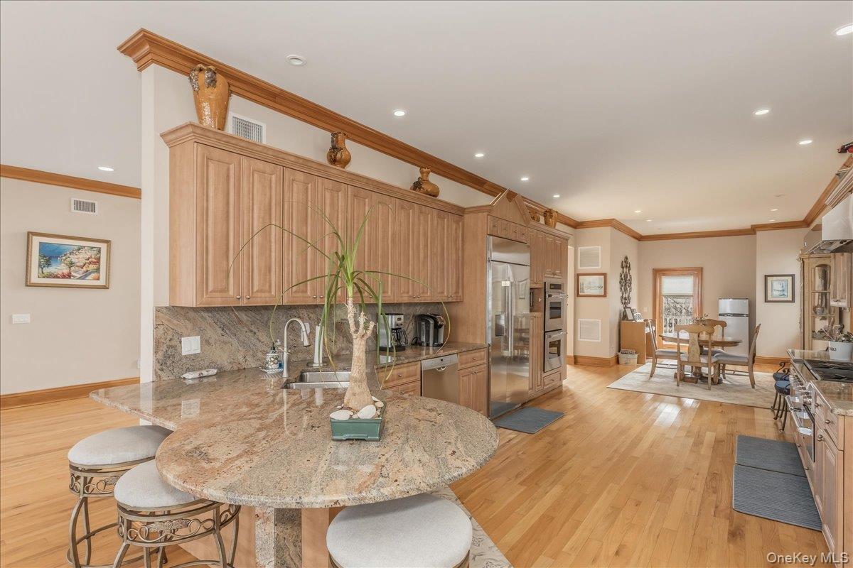 672 Dune Road Westhampton Beach, NY 11978 - Photo 12 of 38