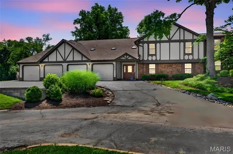 $229,000 | 1629 Walpole Drive, Unit D, Chesterfield, MO 63017