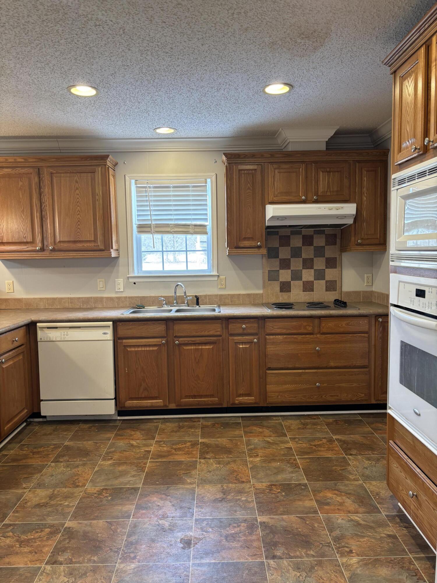 6115 Dinkins Mill Road Rembert, SC 29128 - Photo 12 of 42