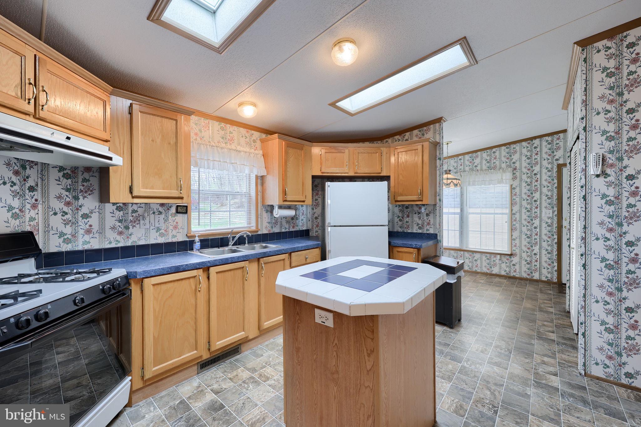 16 Brian Court Stevens, PA 17578 - Photo 2 of 36