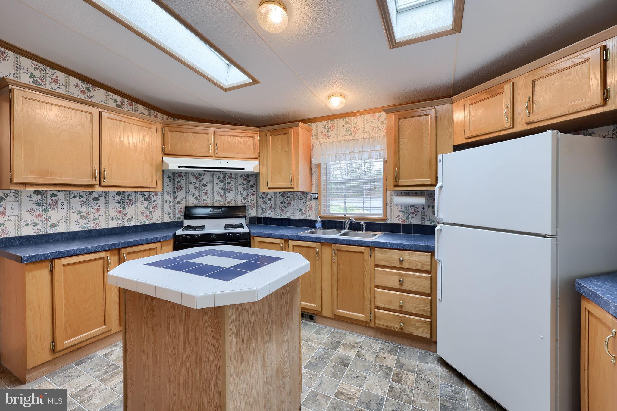 16 Brian Court Stevens, PA 17578 - Photo 3 of 36