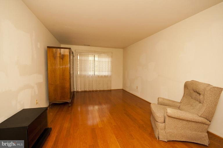 2901 Fallstaff Road, Unit 307 Baltimore, MD 21209 - Photo 1 of 13 Bedroom (Master)