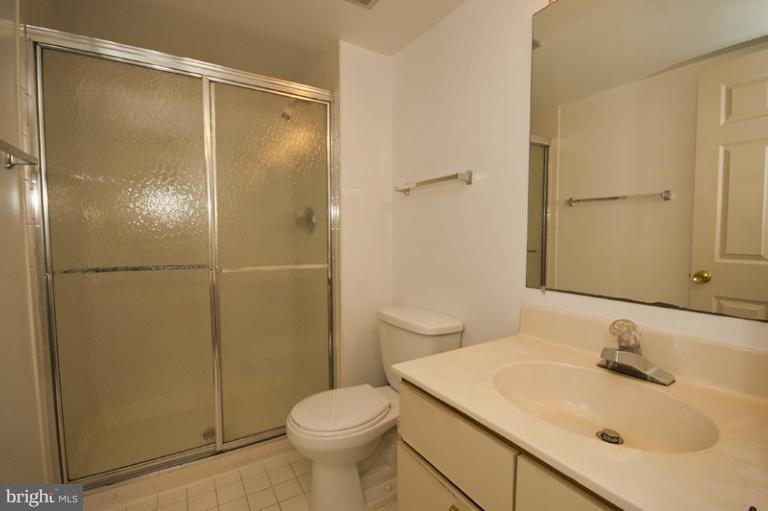 2901 Fallstaff Road, Unit 307 Baltimore, MD 21209 - Photo 6 of 13 Bath (Master)