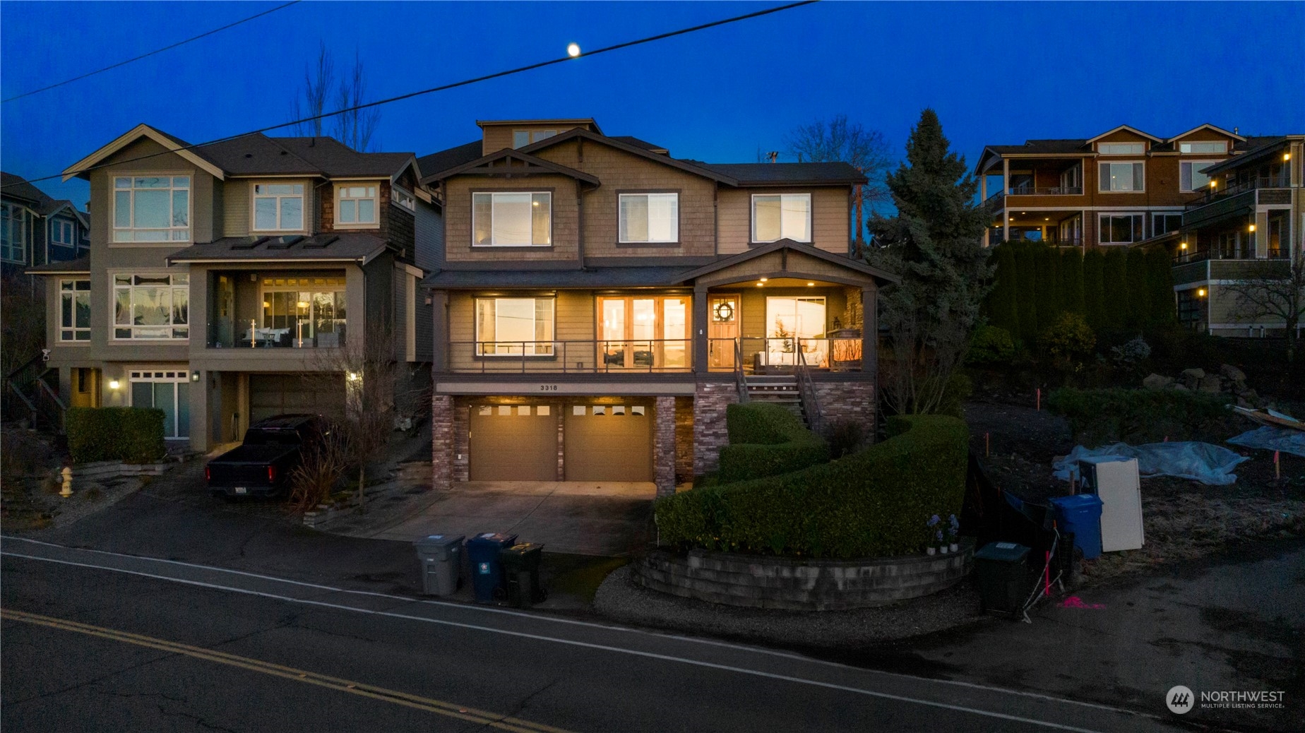 3318 Lake Washington Boulevard North Renton, WA 98056 - Photo 3 of 40 a front view of a house