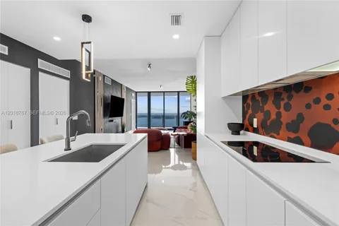 $1,950,000 | 700 Northeast 24th Street, Unit 5206, Miami, FL 33137