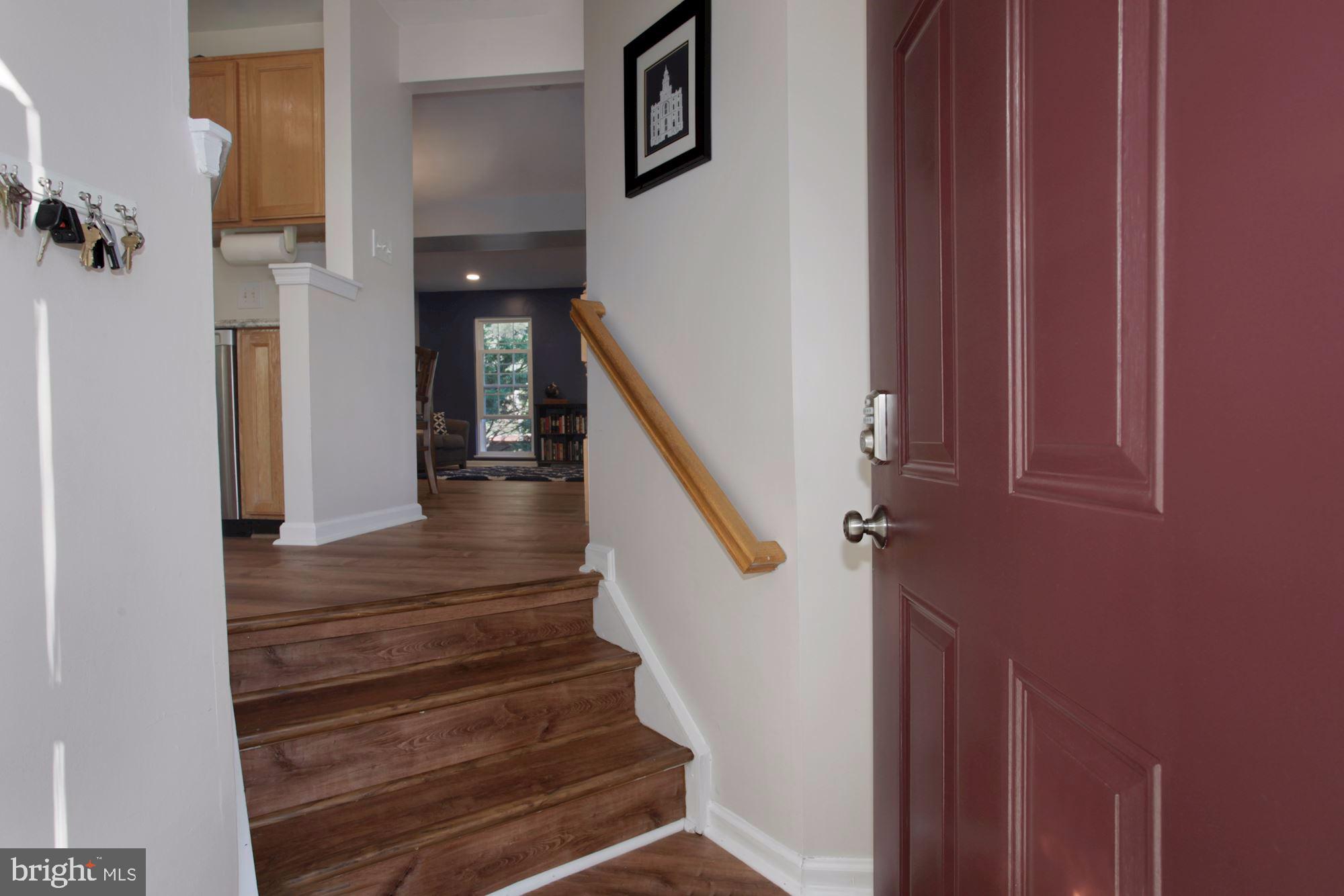6352 Racetec Place Springfield, VA 22150 - Photo 4 of 34