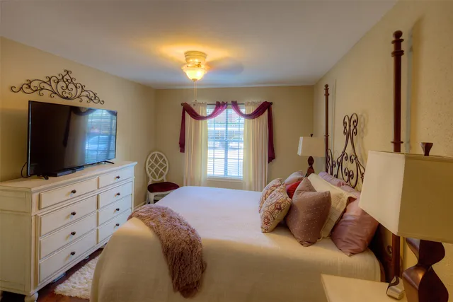 $1,200 | 845 Augusta Drive, Unit 29, Houston, TX 77057