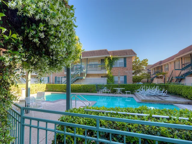 $1,200 | 845 Augusta Drive, Unit 29, Houston, TX 77057