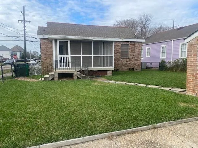 $1,900 | 401 Ridgelake Drive, Metairie, LA 70001