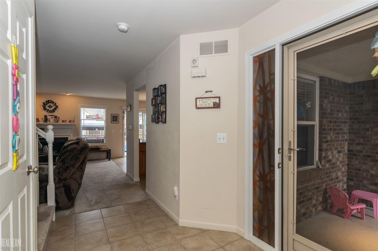 45685 Rathmore Drive Macomb, MI 48044 - Photo 3 of 26 31365331-3.JPG