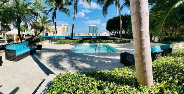 $5,000 | 550 Okeechobee Boulevard, Unit 1620, West Palm Beach, FL 33401