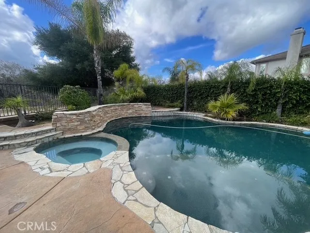 $949,900 | 42206 Kimberly Way, Murrieta, CA 92562