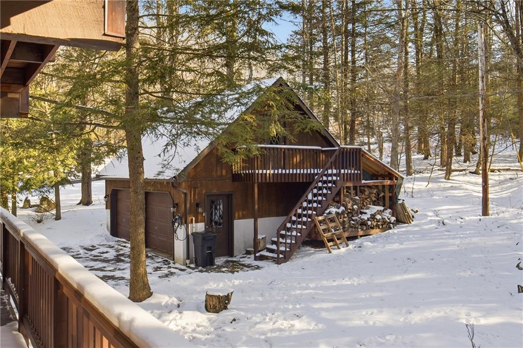 427 Wenatchee Path Central City, PA 15926 - Photo 29 of 42 a view of outdoor space and deck