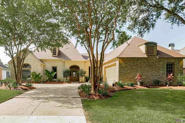 $449,999 | 40204 Pelican Point Parkway, Gonzales, LA 70737