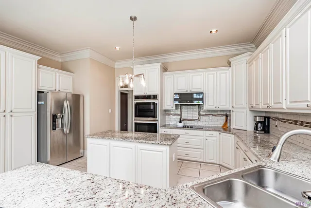 $449,999 | 40204 Pelican Point Parkway, Gonzales, LA 70737