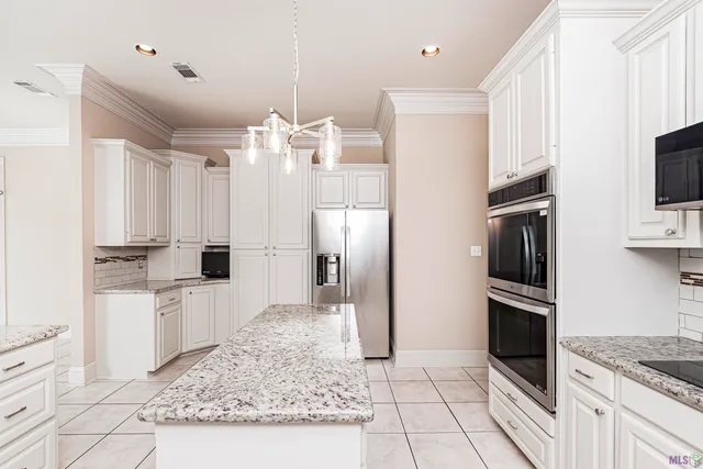 $449,999 | 40204 Pelican Point Parkway, Gonzales, LA 70737