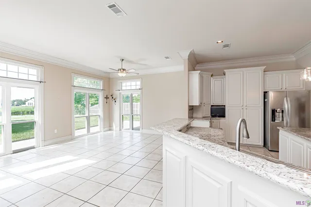 $449,999 | 40204 Pelican Point Parkway, Gonzales, LA 70737