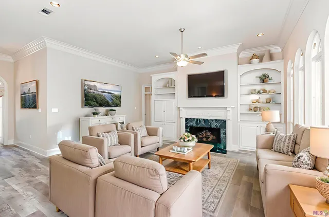 $449,999 | 40204 Pelican Point Parkway, Gonzales, LA 70737