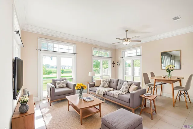 $449,999 | 40204 Pelican Point Parkway, Gonzales, LA 70737