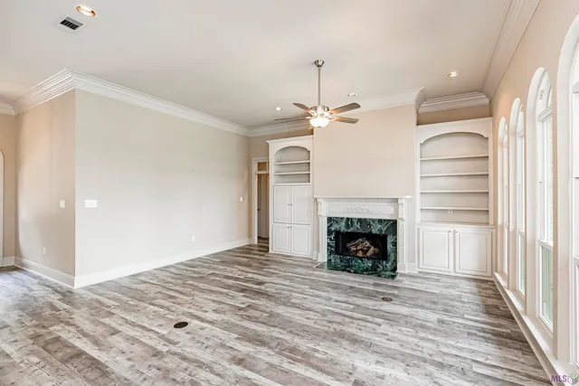 $449,999 | 40204 Pelican Point Parkway, Gonzales, LA 70737