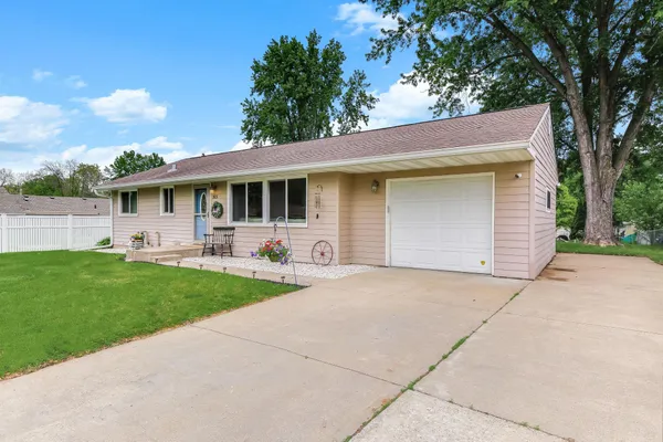 $339,900 | 1815 Walnut Street, Hastings, MN 55033