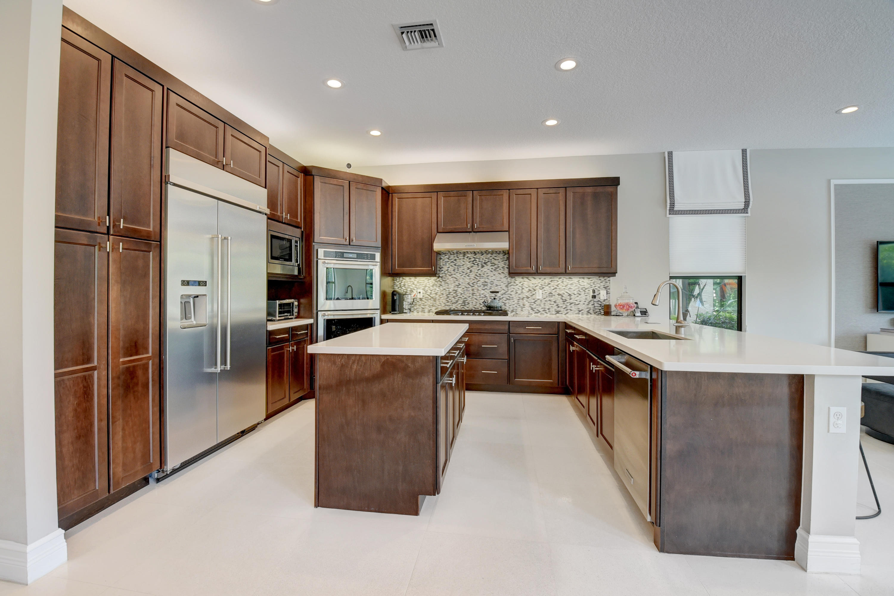 9481 Eden Roc Court Delray Beach, FL 33446 - Photo 12 of 52 Kitchen